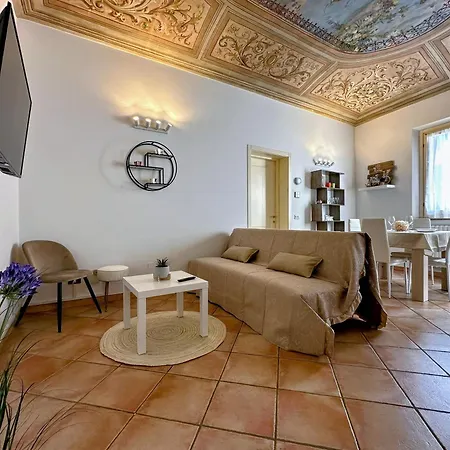 Vicino Al Centro E A Parcheggi Gratuiti - Affresco Strepitoso アパート