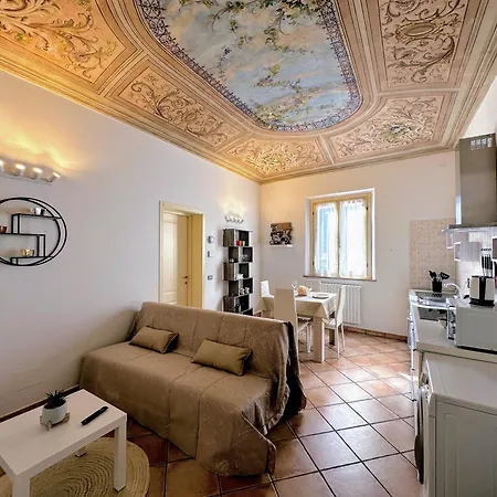 Vicino Al Centro E A Parcheggi Gratuiti - Affresco Strepitoso アパート